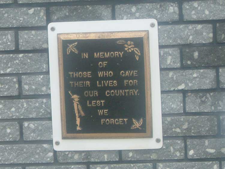 Centerville-Trinity-Wareham War Monument plaque - Plaque du Monument de Guerre de Centerville-Trinity-Wareham