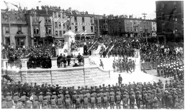 Wreaths laid at the National War Memorial during the Dedication Ceremony, St. John's, 1 July 1924 - Des guirlandes mises au monument de Guerre National durant la crmonie de dvoilement, St. Johns, le 1er juillet 1924.