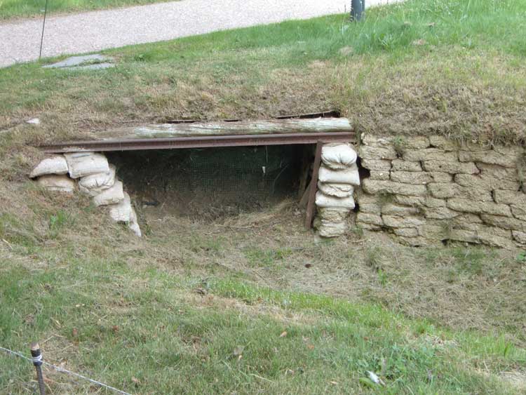 Dugout located at Beaumont Hamel, France - Une cache  Beaumont Hamel, France