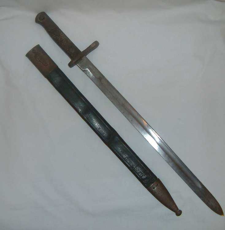 A sword which was used during the First World War - Une pe utilise dans la Premire Guerre Mondiale